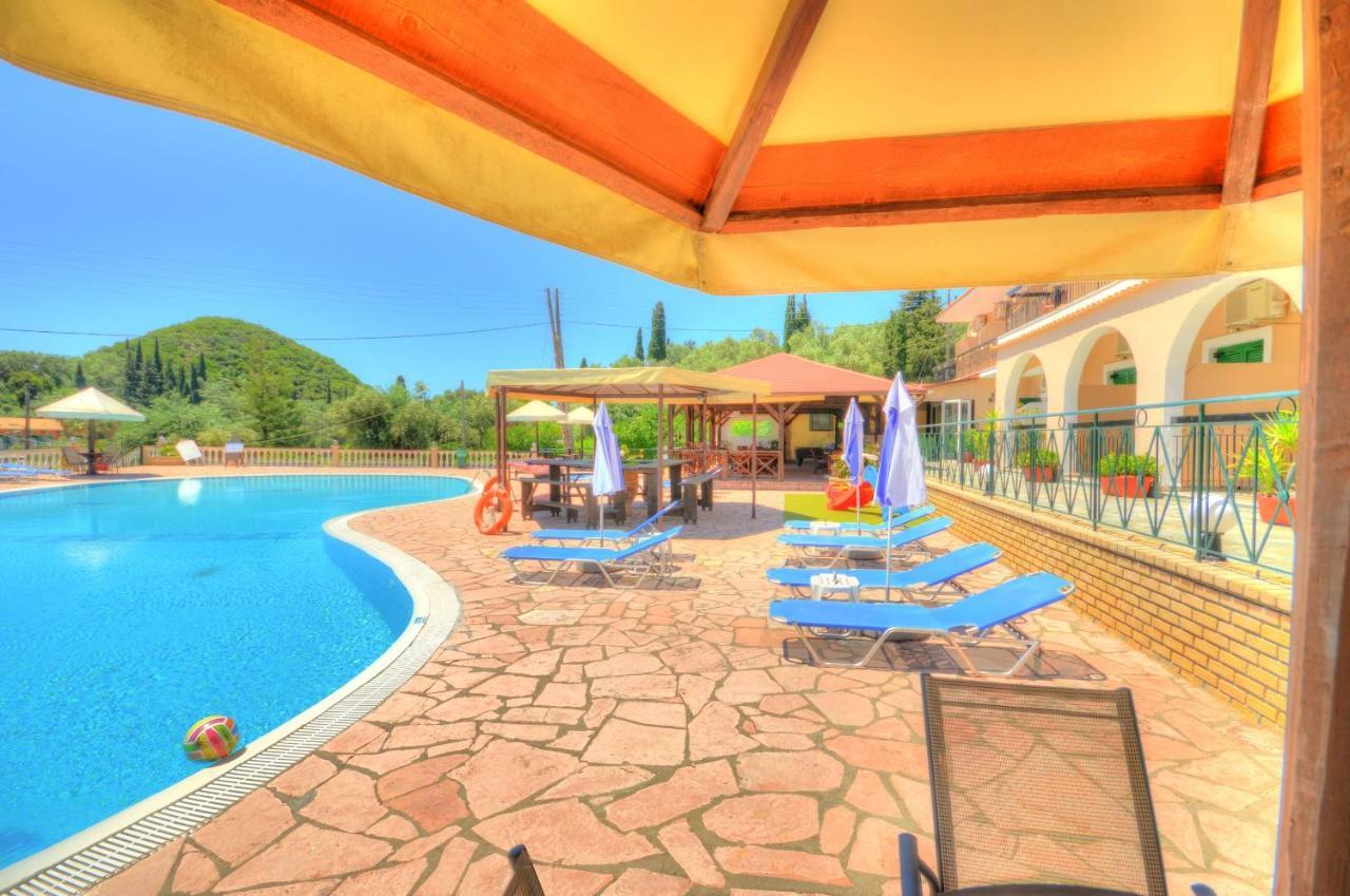 Mermaid Pool Studios And Bar Paleokastritsa Exterior foto